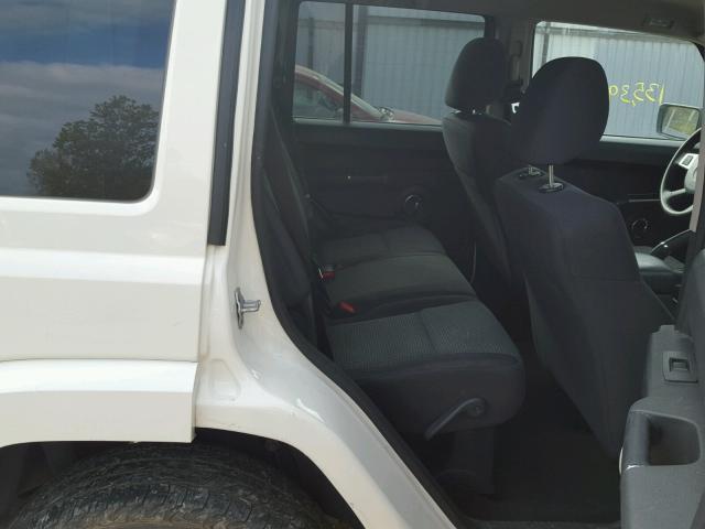 1J4RH4GKXAC157558 - 2010 JEEP COMMANDER WHITE photo 6