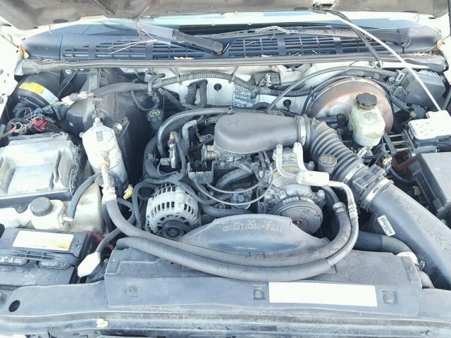 1GCCS19W918125523 - 2001 CHEVROLET S TRUCK S1 WHITE photo 7