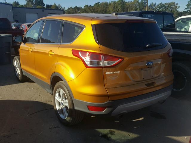 1FMCU0G74GUA17578 - 2016 FORD ESCAPE SE ORANGE photo 3