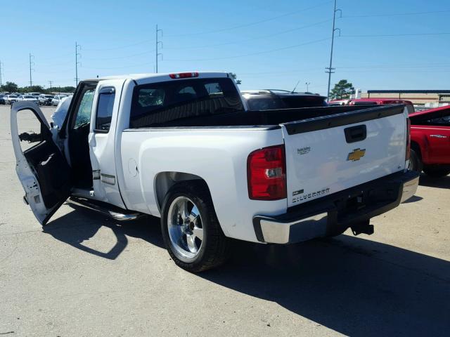 1GCSCSE08AZ123207 - 2010 CHEVROLET SILVERADO WHITE photo 3