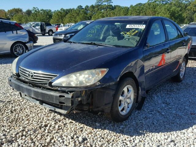 4T1BE32K46U155268 - 2006 TOYOTA CAMRY BLUE photo 2