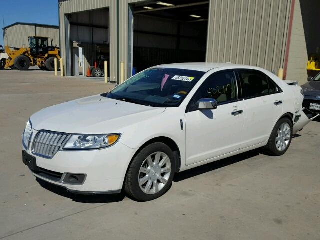 3LNHL2GC1CR819251 - 2012 LINCOLN MKZ WHITE photo 2