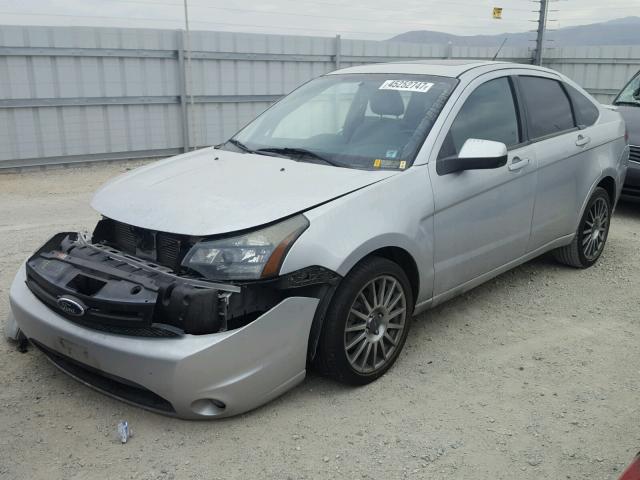 1FAHP3GN3AW232551 - 2010 FORD FOCUS SES SILVER photo 2