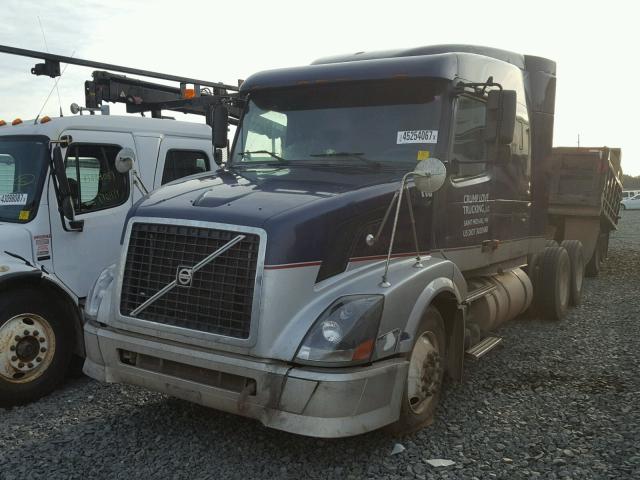 4V4NC9TJ16N419464 - 2006 VOLVO VN VNL BLUE photo 2