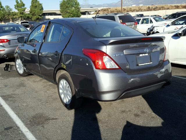 3N1CN7AP2HL804224 - 2017 NISSAN VERSA S GRAY photo 3