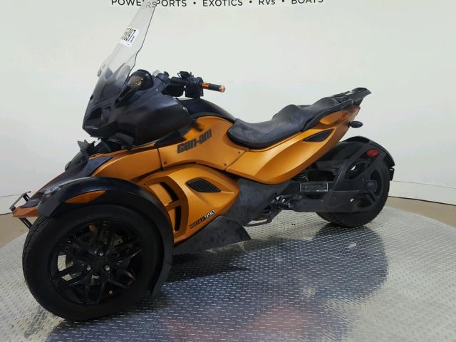 2BXJARA16BV000419 - 2011 CAN-AM SPYDER ROA TWO TONE photo 4