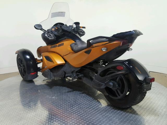 2BXJARA16BV000419 - 2011 CAN-AM SPYDER ROA TWO TONE photo 6