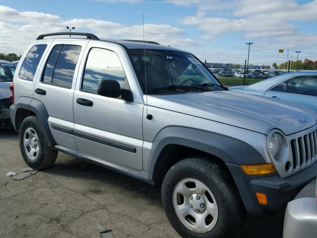 1J4GL48KX6W266192 - 2006 JEEP LIBERTY SP SILVER photo 1