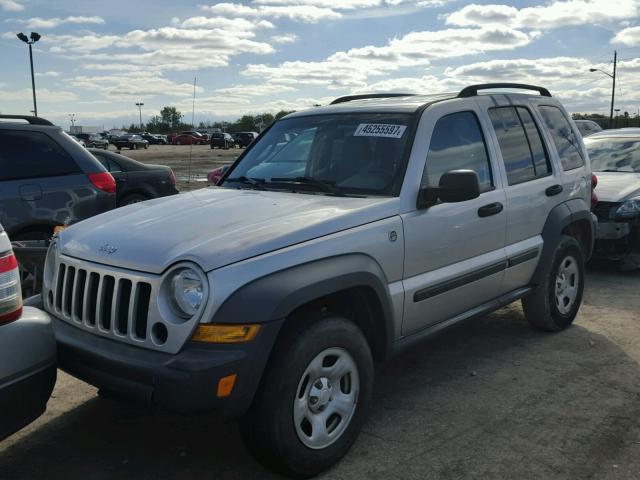 1J4GL48KX6W266192 - 2006 JEEP LIBERTY SP SILVER photo 2