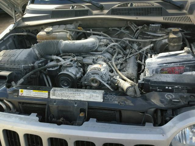 1J4GL48KX6W266192 - 2006 JEEP LIBERTY SP SILVER photo 7