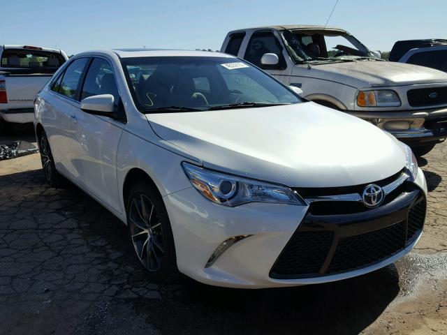 4T1BF1FK5FU893642 - 2015 TOYOTA CAMRY LE WHITE photo 1