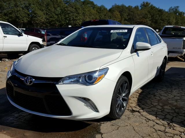 4T1BF1FK5FU893642 - 2015 TOYOTA CAMRY LE თეთრი ფოტო 2