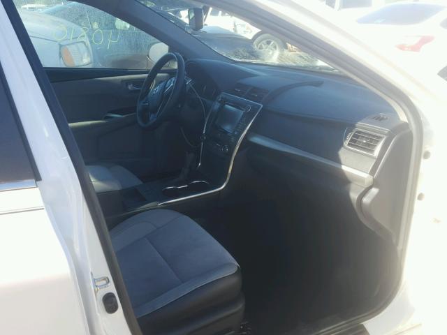 4T1BF1FK5FU893642 - 2015 TOYOTA CAMRY LE თეთრი ფოტო 5