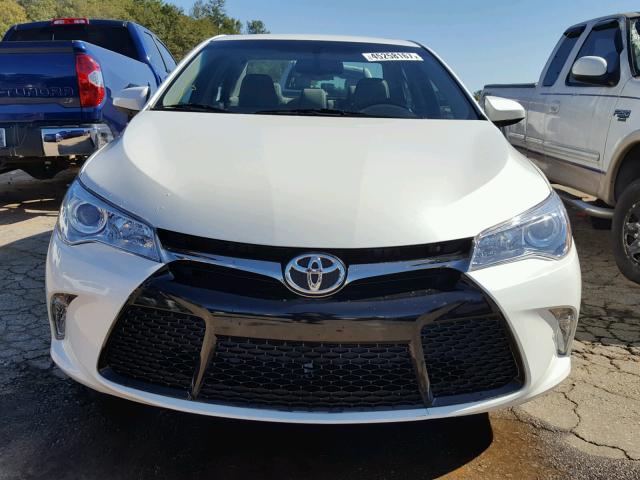 4T1BF1FK5FU893642 - 2015 TOYOTA CAMRY LE თეთრი ფოტო 9