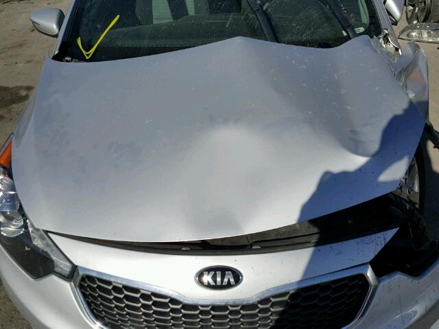 KNAFX4A8XF5328343 - 2015 KIA FORTE EX SILVER photo 7