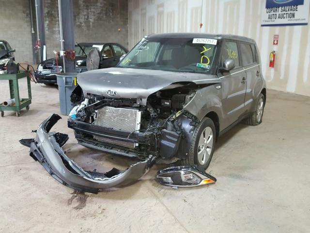 KNDJN2A28E7054873 - 2014 KIA SOUL GRAY photo 2