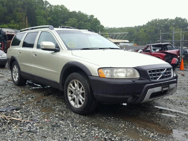 YV4SZ592771272692 - 2007 VOLVO XC70 GOLD photo 1