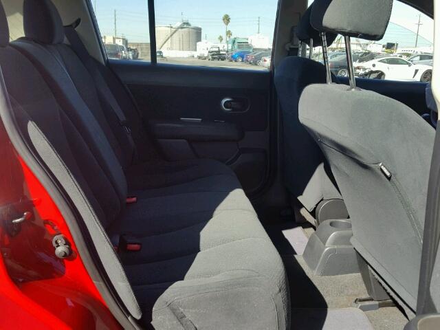 3N1BC1CP3BL359642 - 2011 NISSAN VERSA S RED photo 6