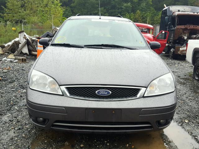 1FAHP36N96W156195 - 2006 FORD FOCUS ZXW GRAY photo 9