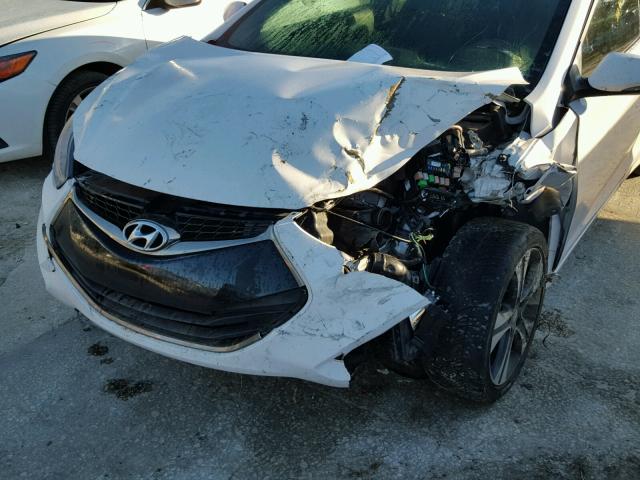 KMHDH6AE0DU011808 - 2013 HYUNDAI ELANTRA CO WHITE photo 9