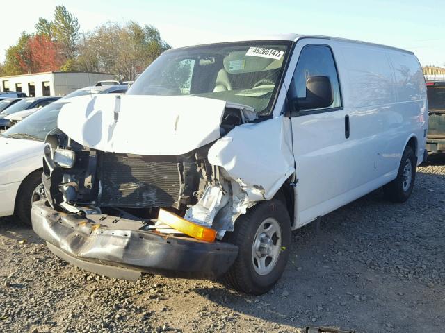 1GCFG15XX71150431 - 2007 CHEVROLET EXPRESS G1 WHITE photo 2