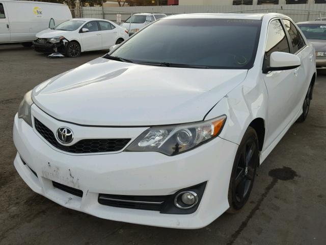 4T1BF1FK9CU185700 - 2012 TOYOTA CAMRY BASE WHITE photo 2