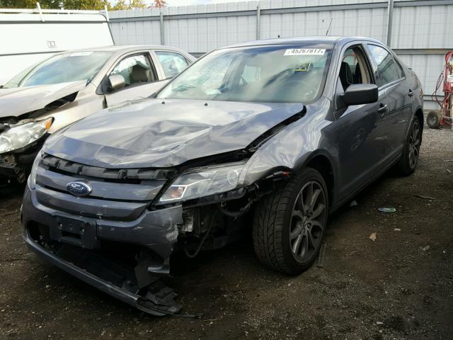 3FAHP0HG3AR205576 - 2010 FORD FUSION SE GRAY photo 2