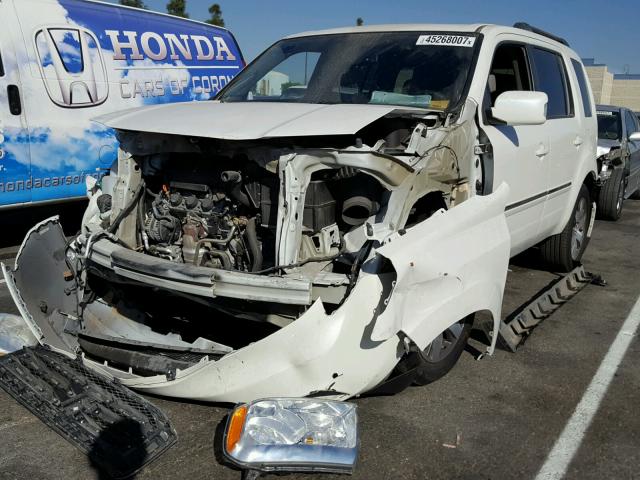 5FNYF3H92DB038598 - 2013 HONDA PILOT TOUR WHITE photo 2