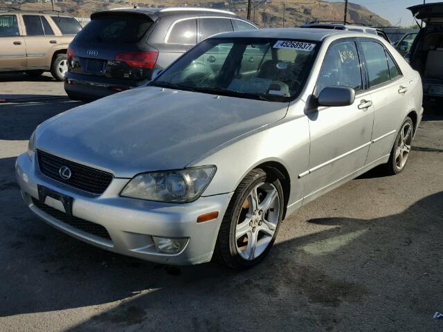 JTHBD192320055681 - 2002 LEXUS IS 300 SILVER photo 2