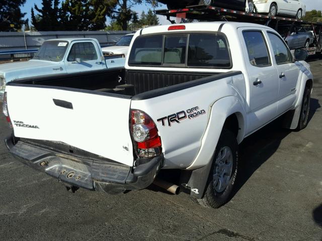 5TFLU4ENXFX137556 - 2015 TOYOTA TACOMA DOU WHITE photo 4