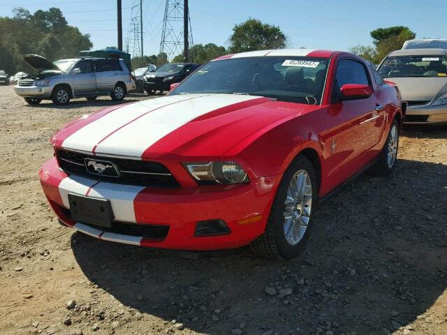 1ZVBP8AM1C5226525 - 2012 FORD MUSTANG RED photo 2