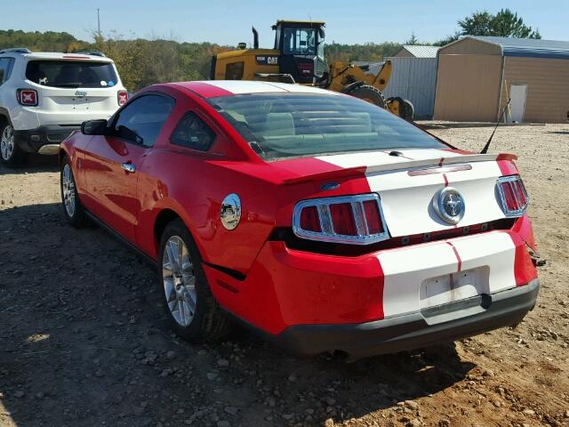 1ZVBP8AM1C5226525 - 2012 FORD MUSTANG RED photo 3