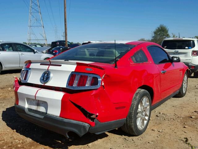 1ZVBP8AM1C5226525 - 2012 FORD MUSTANG RED photo 4
