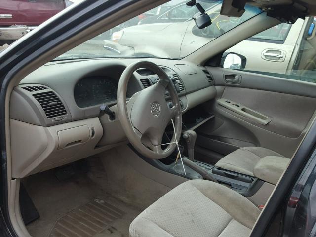 4T1BE32KX2U010455 - 2002 TOYOTA CAMRY LE შავი ფოტო 5