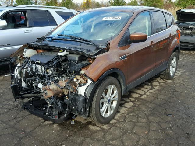 1FMCU0GD8HUC48099 - 2017 FORD ESCAPE SE BROWN photo 2