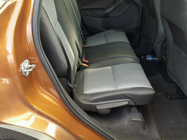 1FMCU0GD8HUC48099 - 2017 FORD ESCAPE SE BROWN photo 6