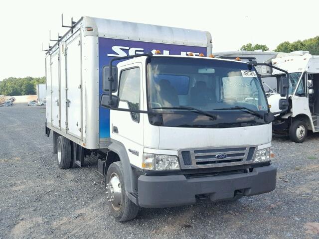 3FRLL45Z97V568402 - 2007 FORD LOW CAB FO WHITE photo 1