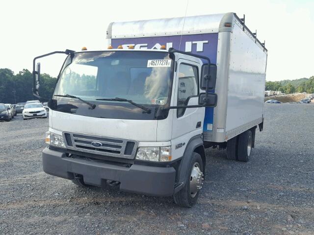 3FRLL45Z97V568402 - 2007 FORD LOW CAB FO WHITE photo 2