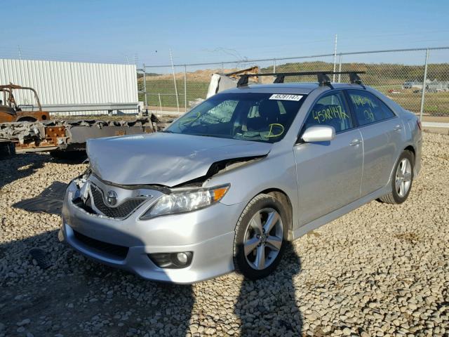 4T1BF3EK8BU584979 - 2011 TOYOTA CAMRY BASE SILVER photo 2