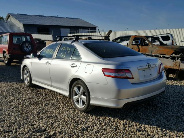 4T1BF3EK8BU584979 - 2011 TOYOTA CAMRY BASE SILVER photo 3