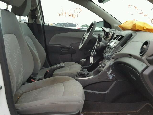 1G1JB5SH9C4174203 - 2012 CHEVROLET SONIC LS WHITE photo 5