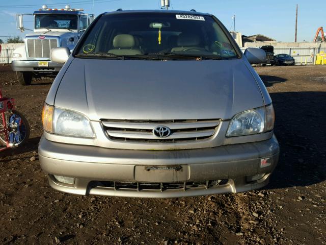 4T3ZF13C41U382130 - 2001 TOYOTA SIENNA LE SILVER photo 9