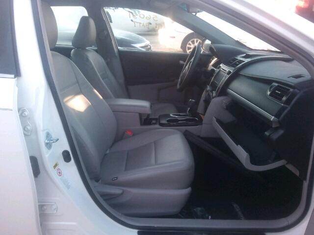 4T4BF1FK9CR200170 - 2012 TOYOTA CAMRY BASE WHITE photo 5