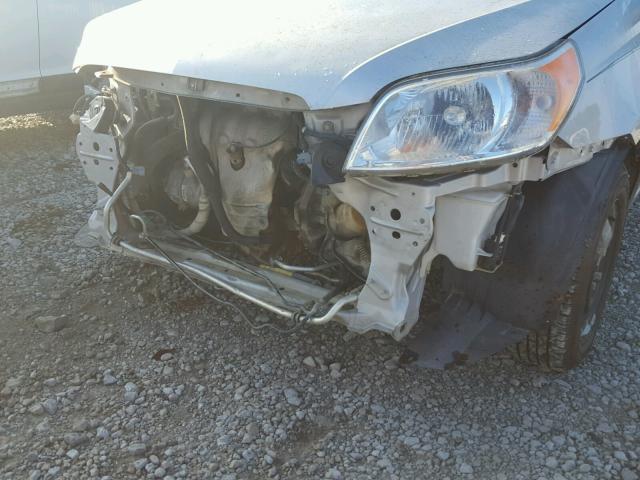 KL1TD6DE8AB099481 - 2010 CHEVROLET AVEO LS SILVER photo 9