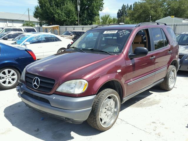 4JGAB54E9WA029948 - 1998 MERCEDES-BENZ ML 320 BURGUNDY photo 2