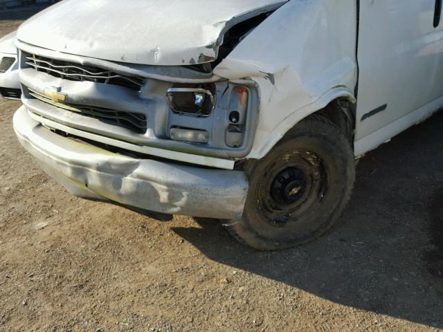 1GCGG25R1Y1253184 - 2000 CHEVROLET EXPRESS G2 WHITE photo 9