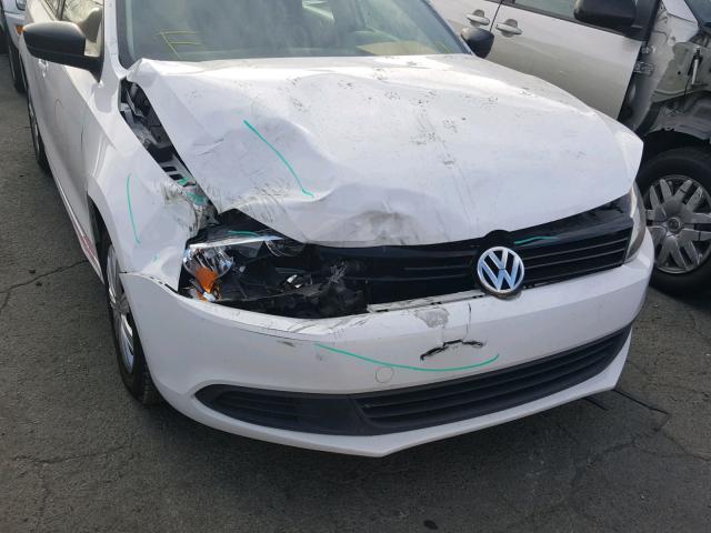 3VW2K7AJ0DM379276 - 2013 VOLKSWAGEN JETTA BASE WHITE photo 9