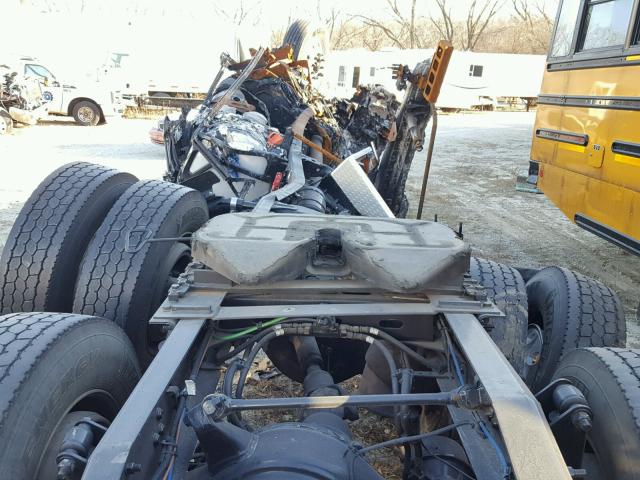 3AKJGLD59GSGX0291 - 2016 FREIGHTLINER CASCADIA 1 WHITE photo 9