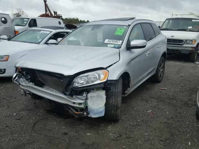 YV4902RK9F2665173 - 2015 VOLVO XC60 T6 SILVER photo 2