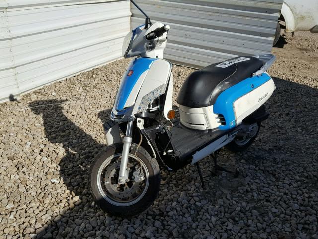 LC2D1A048DC100467 - 2013 KYMCO USA INC LIKE 50 WHITE photo 2